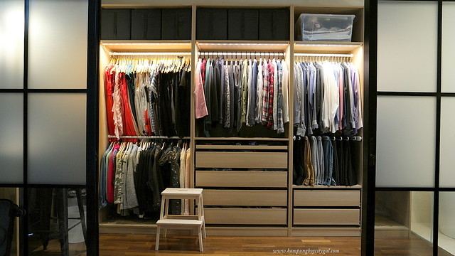 The spacious walk in closet of 5,8sqm allows one to keep the rest of the  studio clutter free