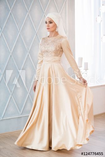 Luxury African White And Gold Long Sleeve Muslim Wedding Dresses Ball Gown  Crystals Beaded Lace Bridal