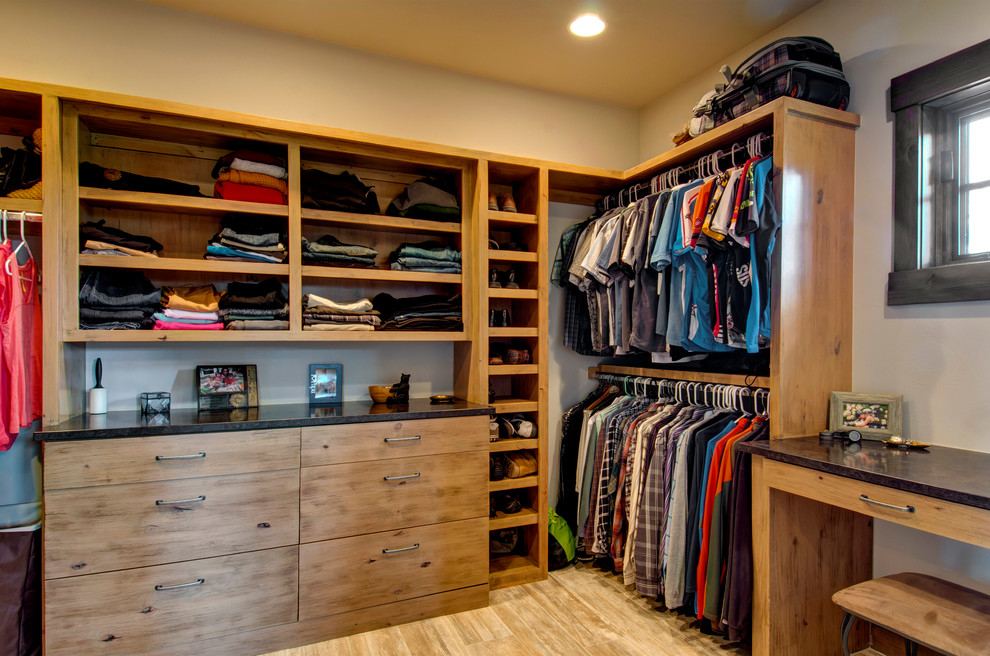 small walk in closet designs