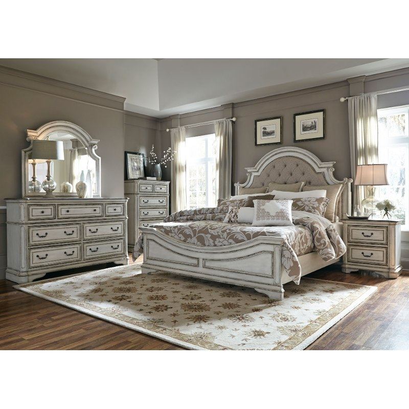 White furniture antique white bedroom Cottage Rustic White Bedroom Furniture Distressed Bedroom Furniture Sets Pretty Distressed White Bedroom Furniture