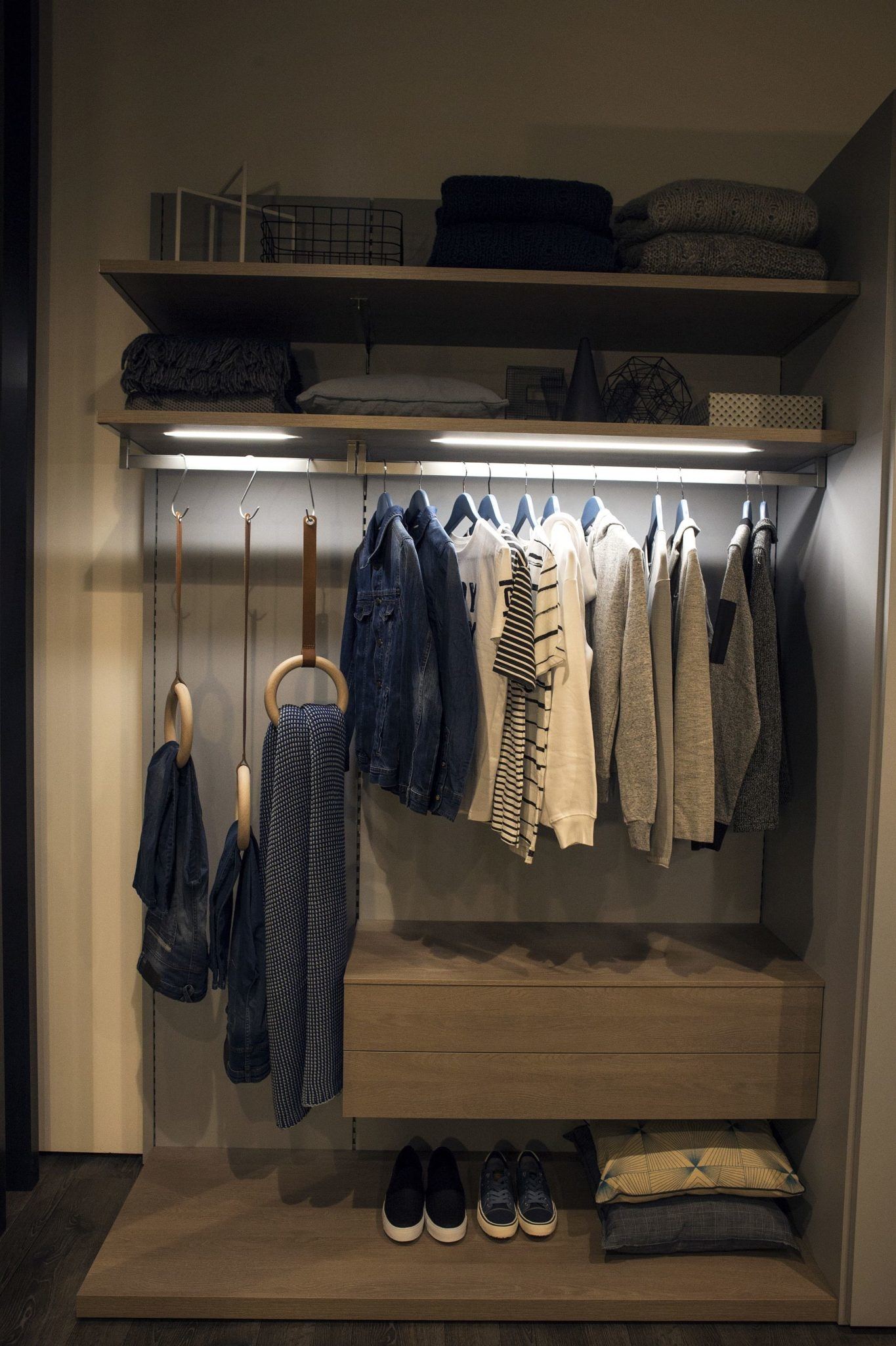 corner wardrobe closet ideas