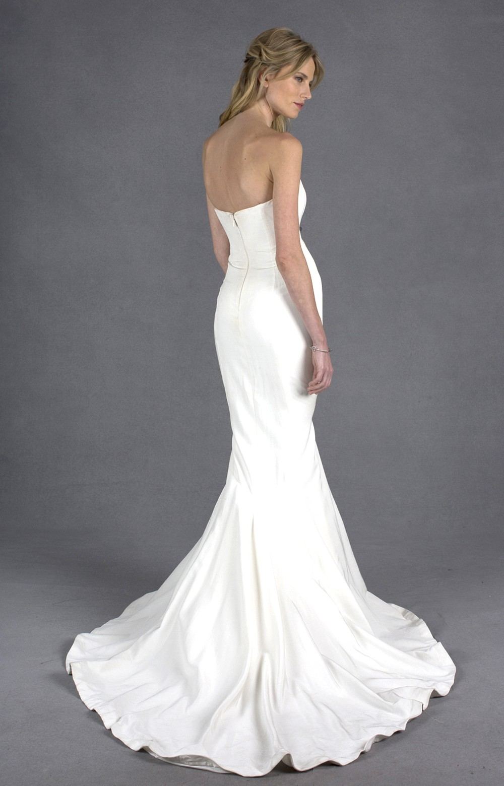 Nicole Miller Dakota: buy this dress for a fraction of the salon price on  PreOwnedWeddingDresses