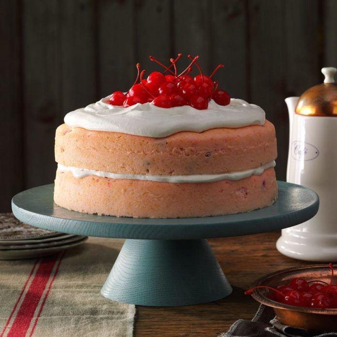 Turn a basic cake into a treat worthy of a celebration with some  buttercream frosting and a few creative details