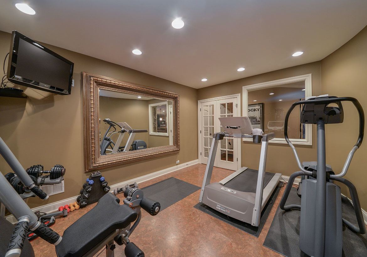 in home gym ideas minimal equipment mirrored wall more crossfit