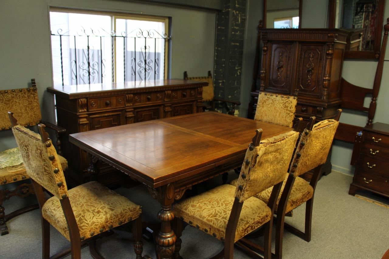 Vintage 1920s era dining room with table setting