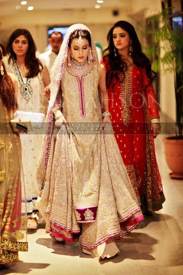 Latest Pakistani & Indian Best Wedding Dresses and Bridal Gowns for Women