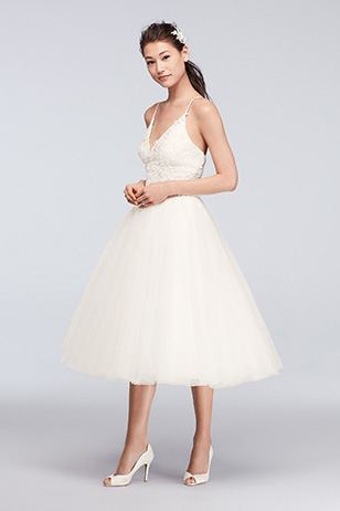 What should a vow renewal dress