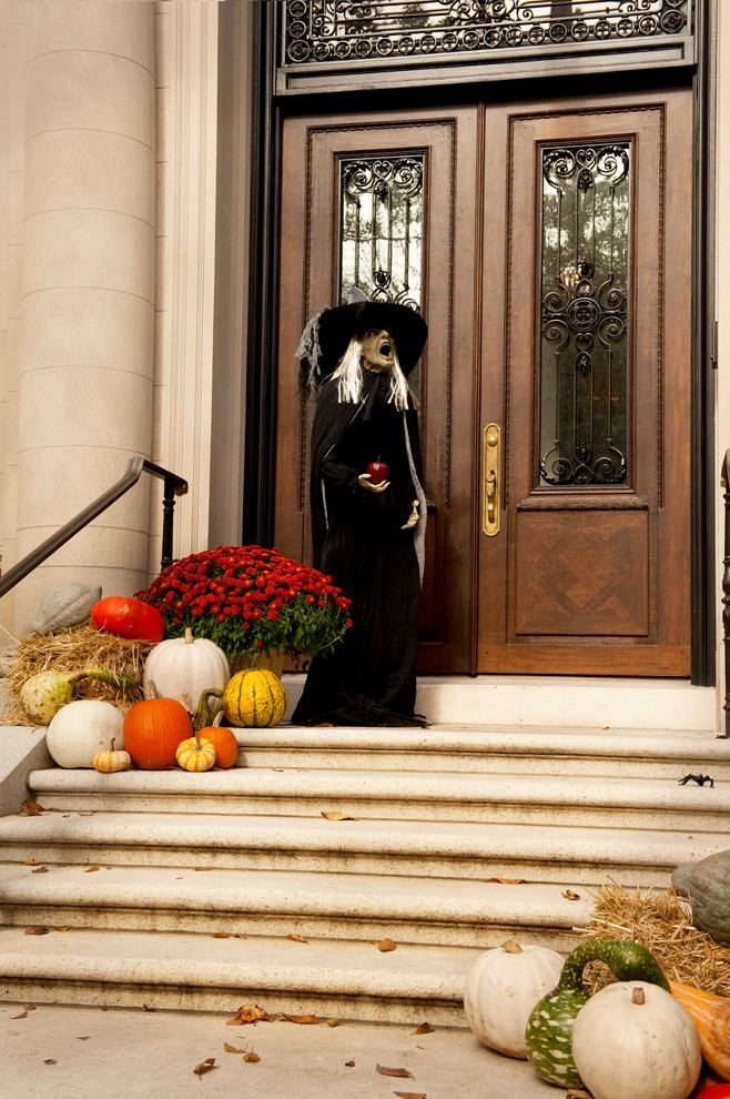 traditional entrance porch