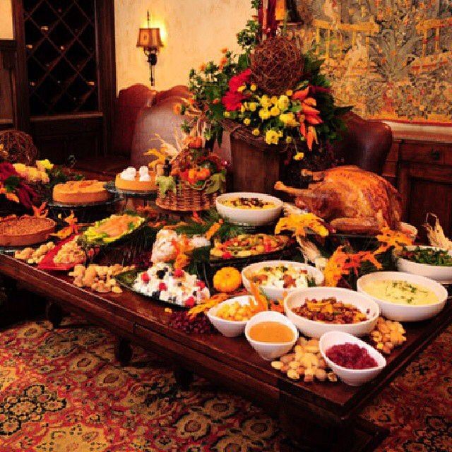 Thanksgiving decorating ideas for holiday tables