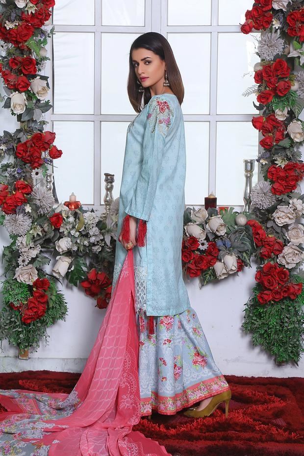 Latest Pakistani Designer Dresses – Green Casual Wear