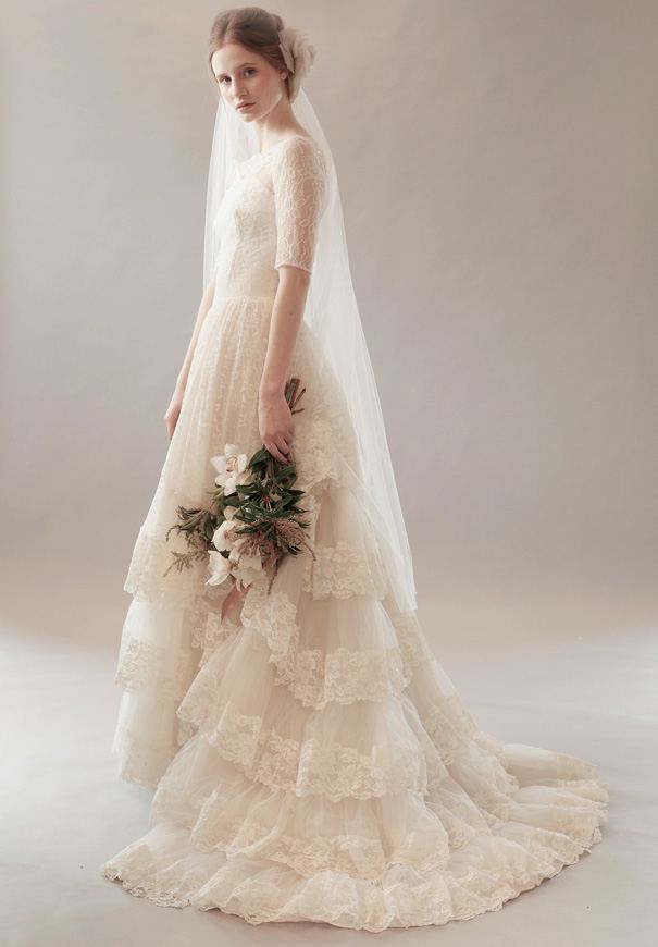 uk:Designer Long Discount Vintage Wedding Dress HSNAL0018